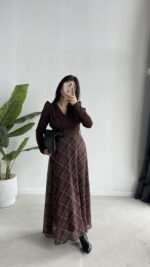 Ekose Kemerli Maxi Şifon Elbise - Kahve - Görsel 7