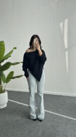 Lisa Yakası Taşlı Asimetrik Triko Bluz - Lacivert - Görsel 4