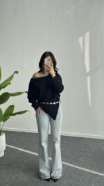 Lisa Yakası Taşlı Asimetrik Triko Bluz - Lacivert - Görsel 2