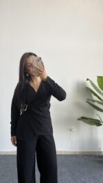 Bonita Kruvaze Yaka Aksesuarlı Takım - Siyah - Görsel 2