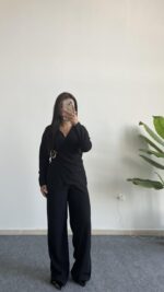 Bonita Kruvaze Yaka Aksesuarlı Takım - Siyah