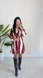 Kruvaze Yakalı Desenli Modal Mini Elbise - Bordo - Görsel 5