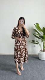 Lotus Desenli Çan Elbise - Kahve - Görsel 4