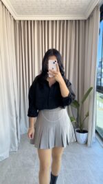 Ola Zincir Detaylı Gri Pileli Etek - Görsel 3