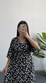 Oria Papatya Desenli Çan Elbise - Siyah - Görsel 3