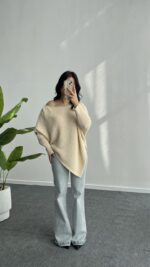 Lisa Yakası Taşlı Asimetrik Triko Bluz - Krem - Görsel 8