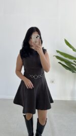 Zincir Aksesuarlı Vatkalı Selanik Elbise - Kahve - Görsel 4