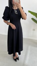 Çıkartılabilir Fiyonk Aksesuarlı Midi Elbise - Siyah - Görsel 3