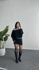 Lisa Yakası Taşlı Asimetrik Triko Bluz - Siyah - Görsel 2