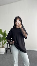 Loi Dantel Detaylı Oversize Tişört - Siyah