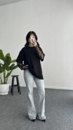 Loi Dantel Detaylı Oversize Tişört - Siyah - Görsel 3