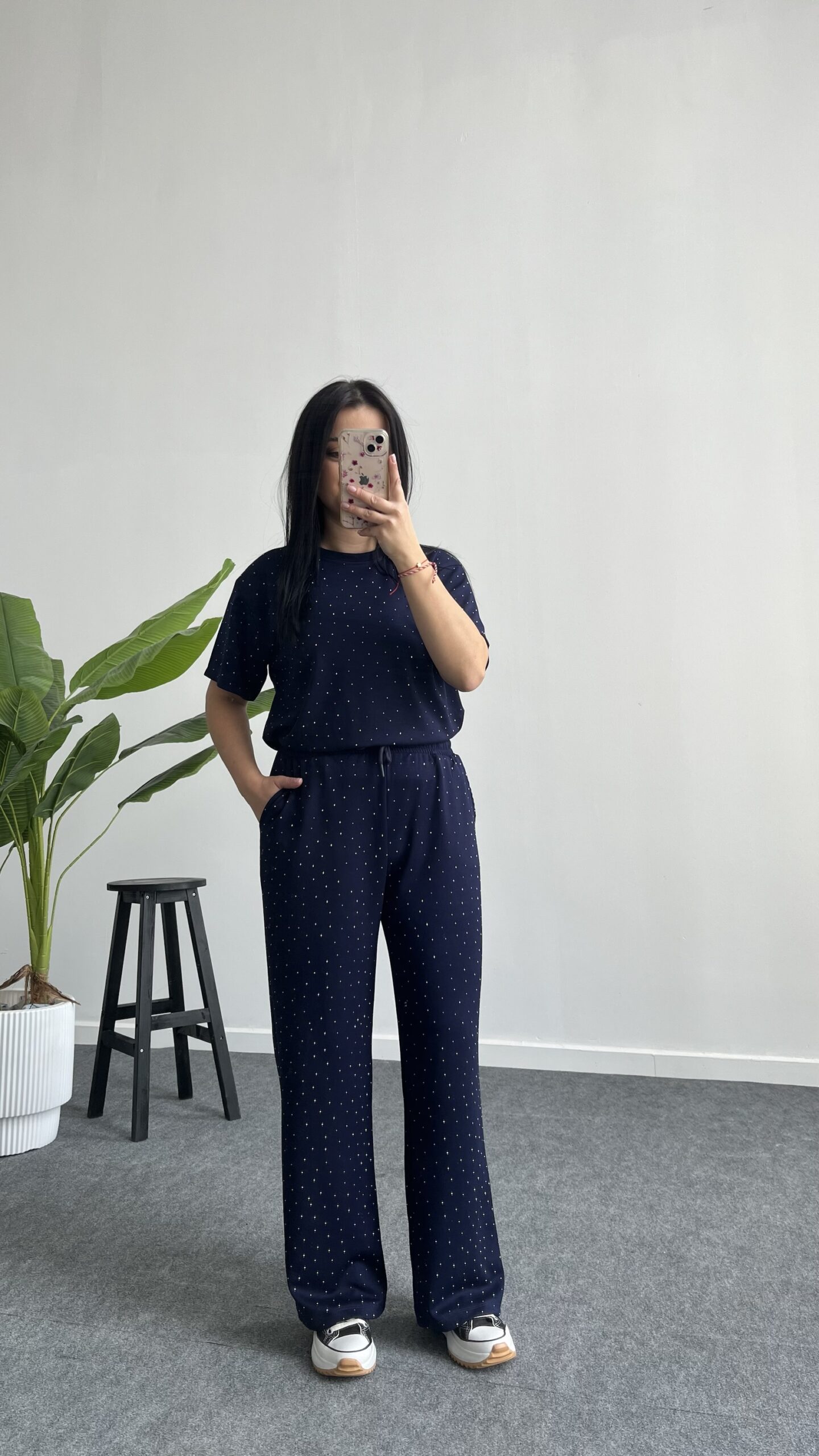 img_8731-scaled-1-2.jpeg Yuri Taşlı Modal Takım - Lacivert - Görsel 1