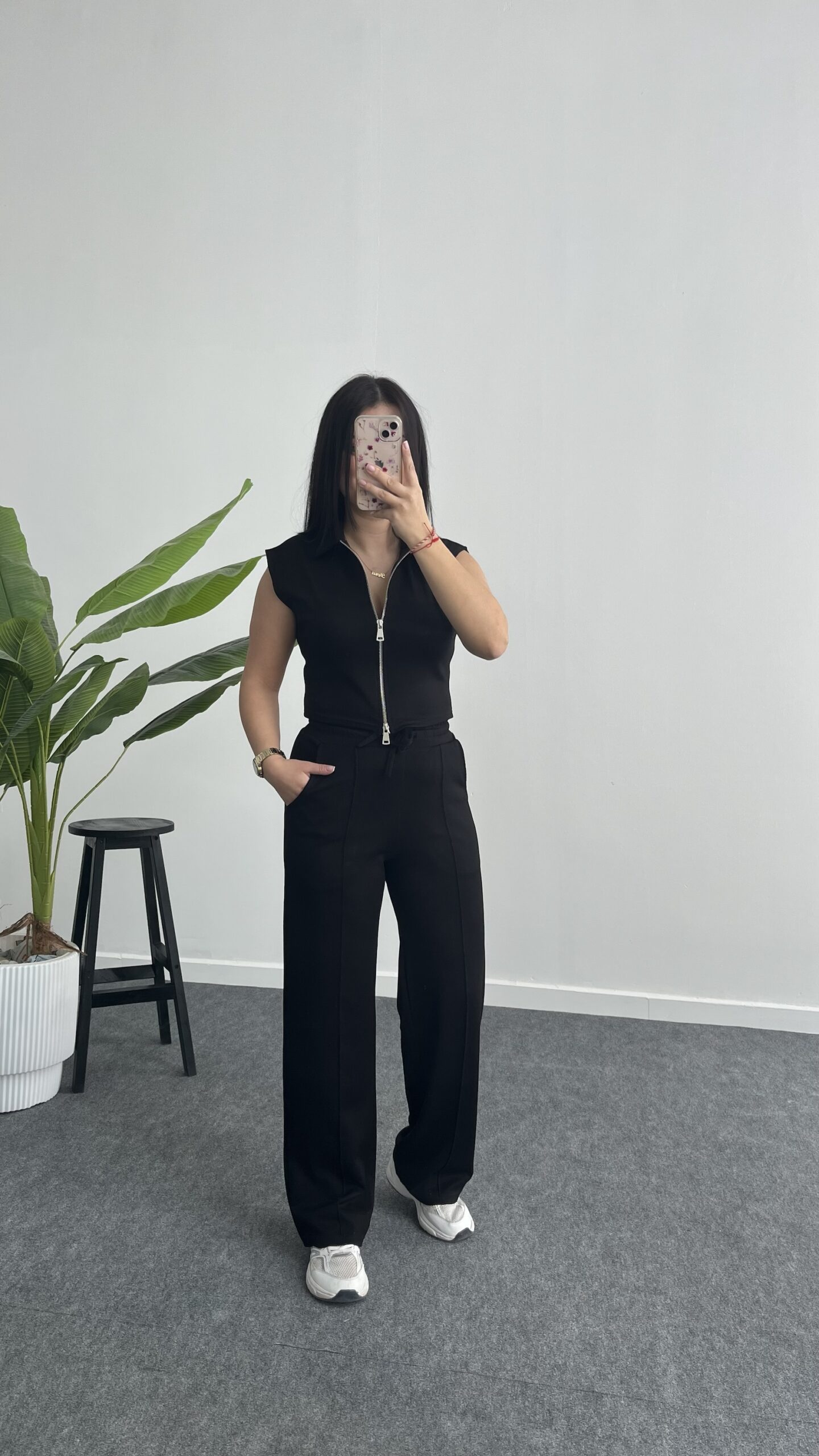 img_8939-scaled-1-2.jpeg Tiffany Modal Takım - Siyah - Görsel 1