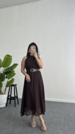 Alya Halter Yaka Kemerli Şifon Elbise - Kahve - Görsel 3