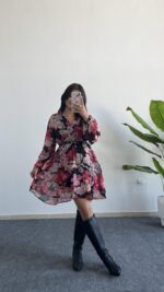 Kemerli Kruvaze Yaka Çiçekli Şifon Elbise - Kırmızı