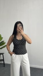 Boyundan Geçmeli Puantiyeli Bluz - Siyah